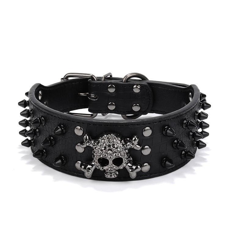Black Round Head Nail Dog Collar with silver skull decoration and metal spikes for animal comfort
