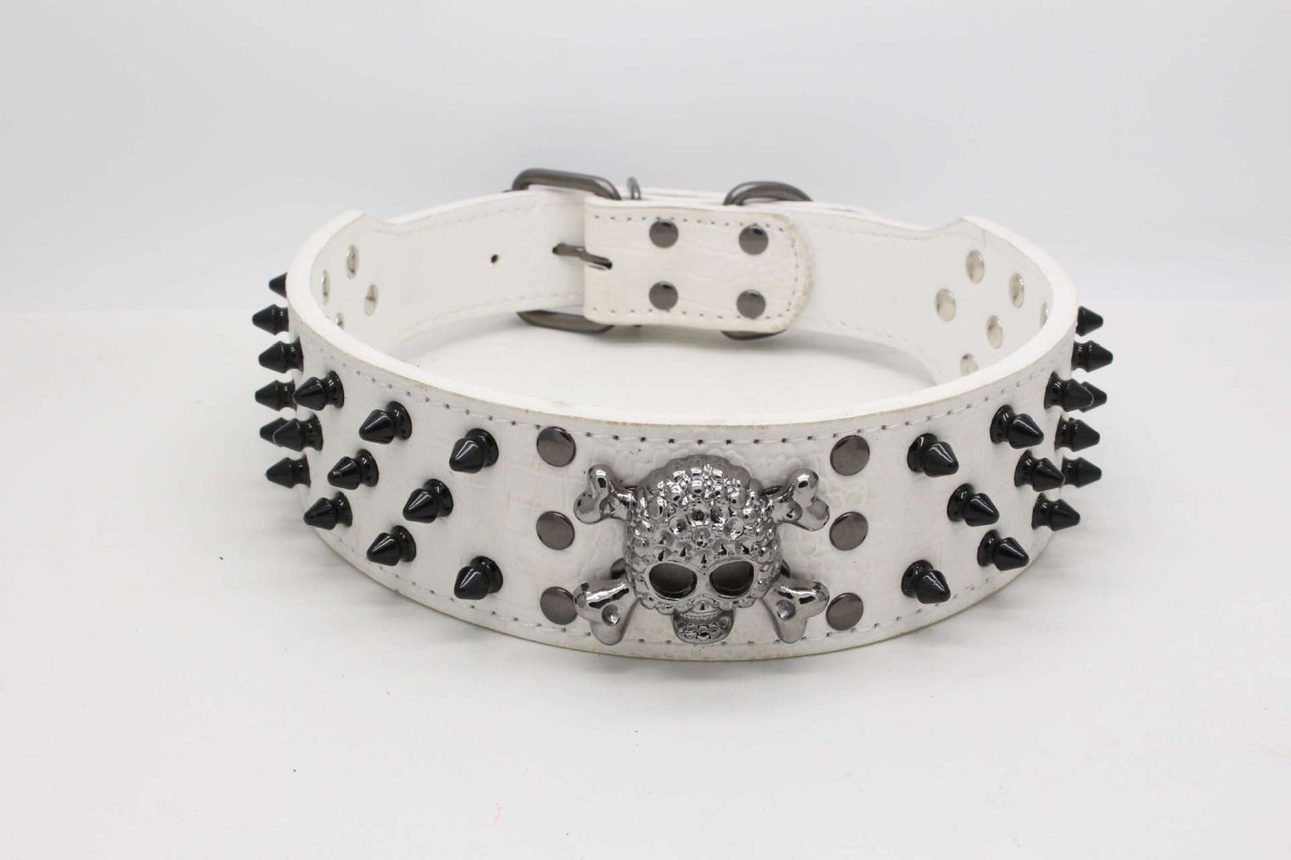 White Round Head Nail Dog Collar with black spikes and silver skull decoration for animal comfort